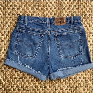 Vintage Levi’s Tan Tab High Waisted Cutoff Shorts Sz 31/10